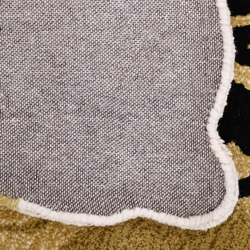 Close-up of the carpet backing and stitched edge