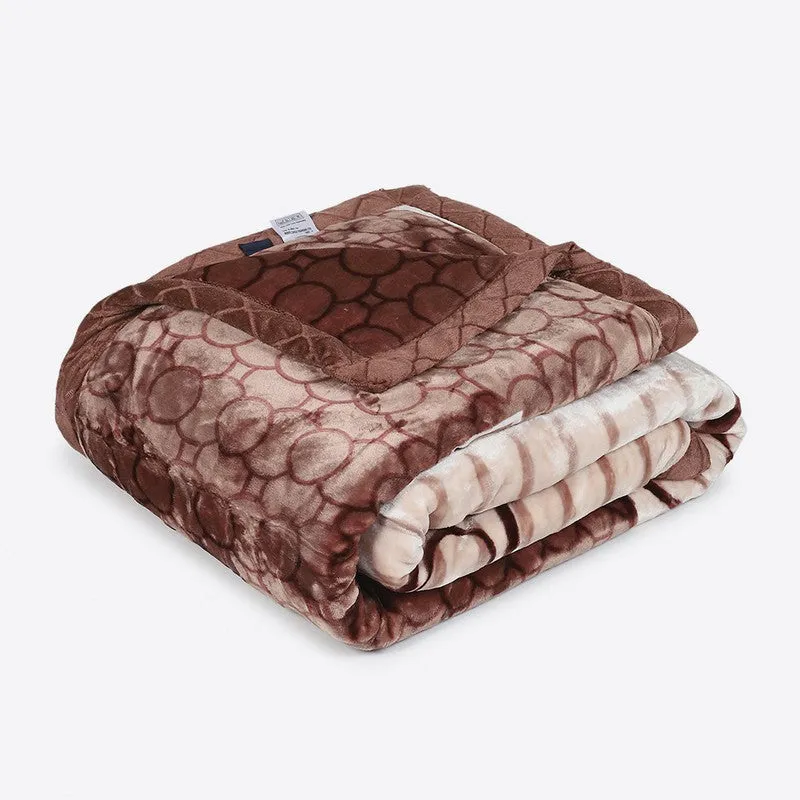 Monte Carlo Cocoa Swirl Blanket - 720 GSM media 5