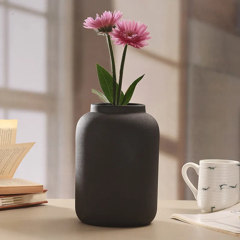 Alexis Metal Vase - Black media 3
