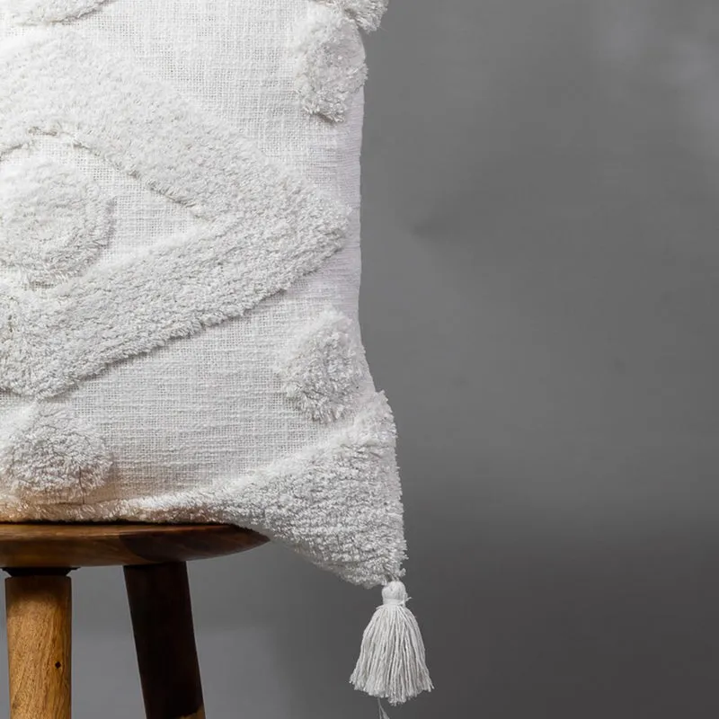 Chic Knot II Tufted Cushion Cover media 3
