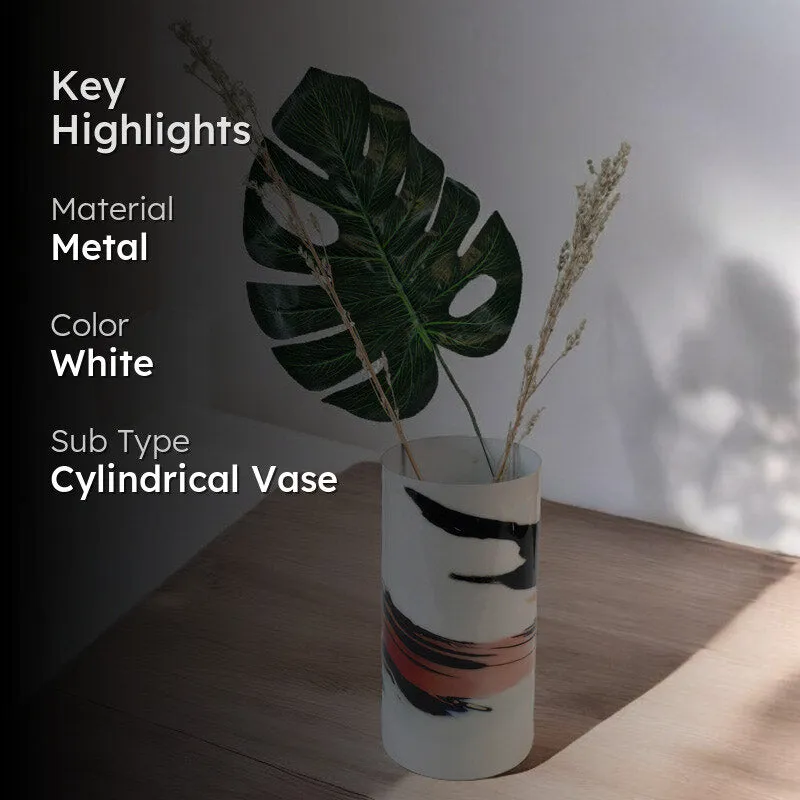 Miona Metal Vase media 2