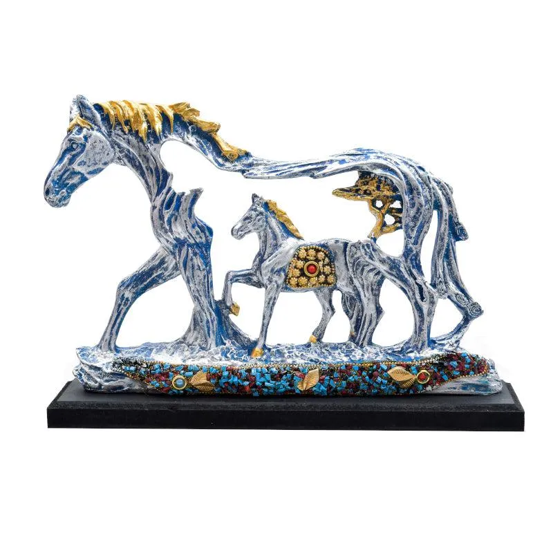 Trot Regal Showpiece media 4