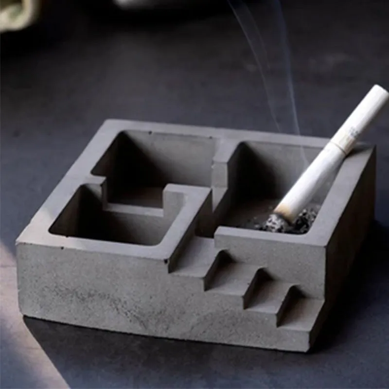 Iona Ash Tray media 3