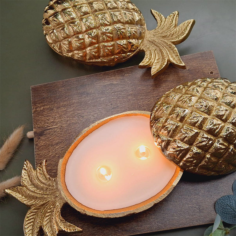 Luxe Pineapple Oudh Scented Candle - Gold media 5