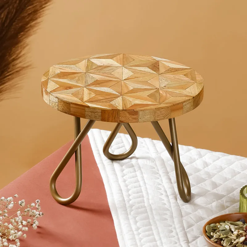 Crown Slice Cake Stand media 1