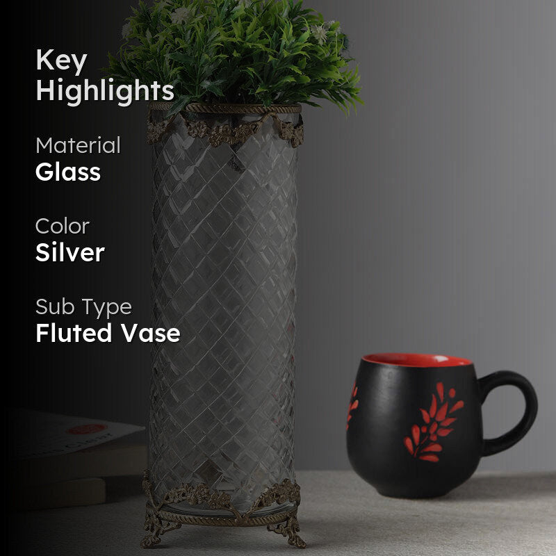Antiquarian Vase media 2