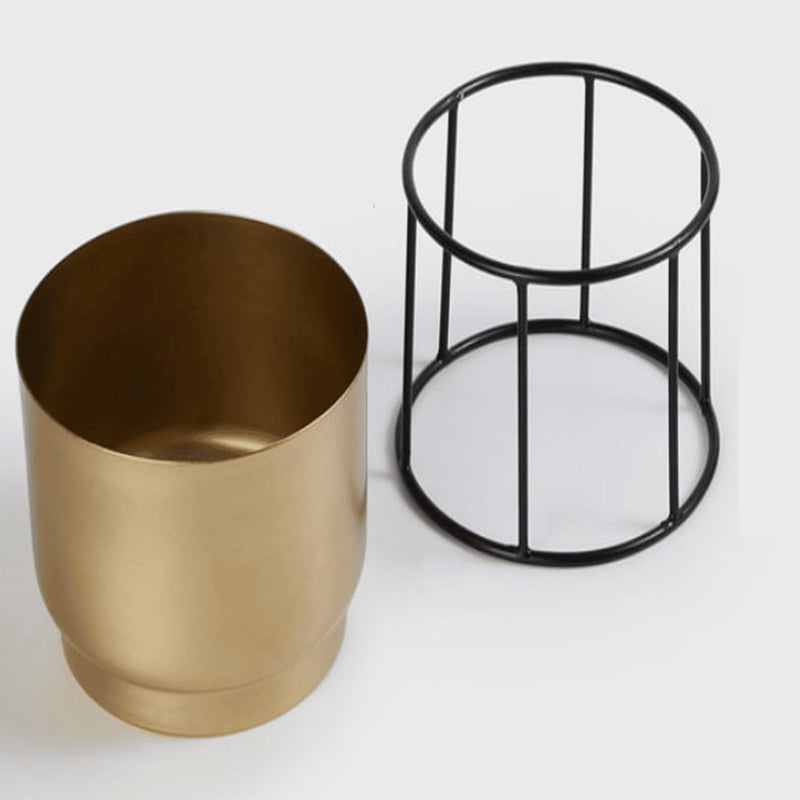 Elsa Gols Planter With Stand media 4