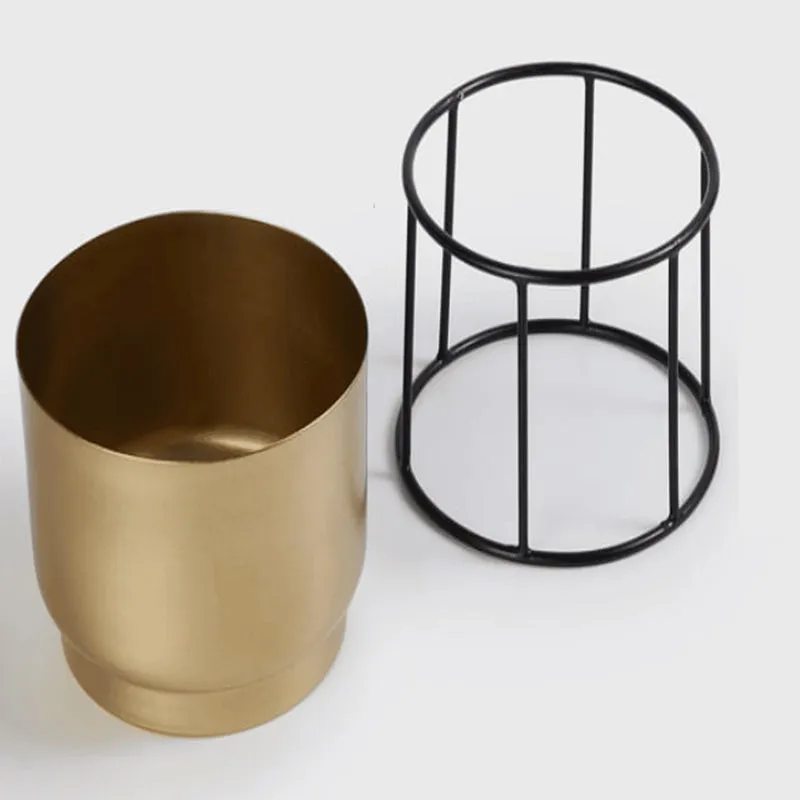 Elsa Gols Planter With Stand media 4
