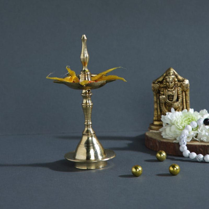Brass Kerala Kuthuvilakku Oil Lamp