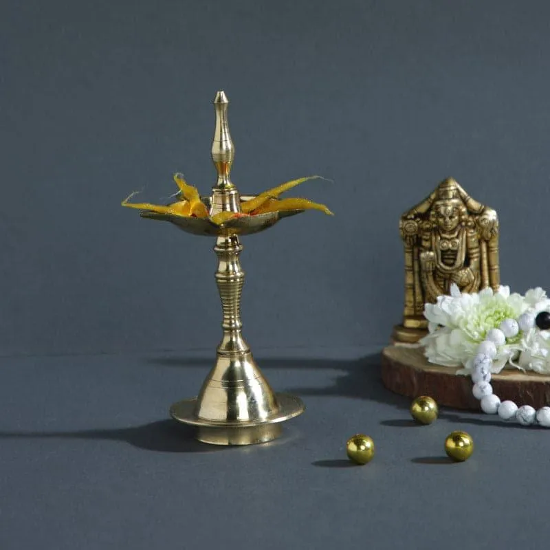 Brass Kerala Kuthuvilakku Oil Lamp media 1
