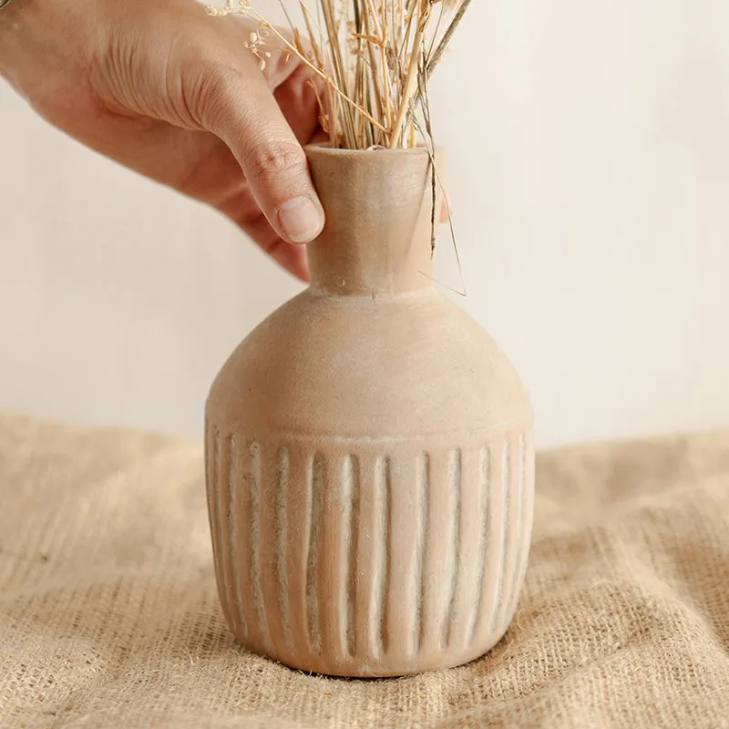 Curve Calm Porcelain Vase media 4