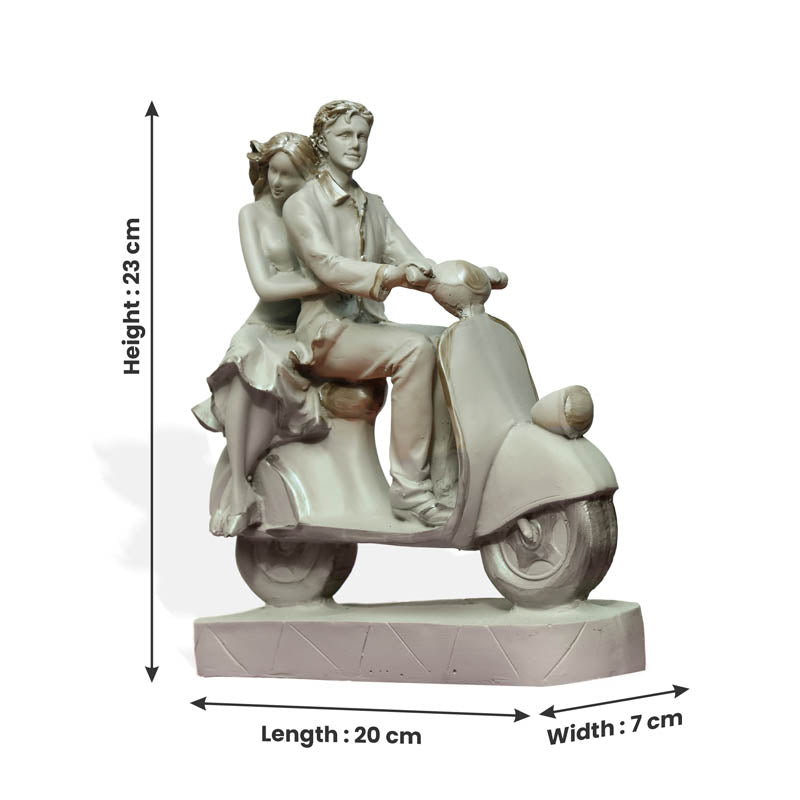 Scooter Couple Showpiece media 7