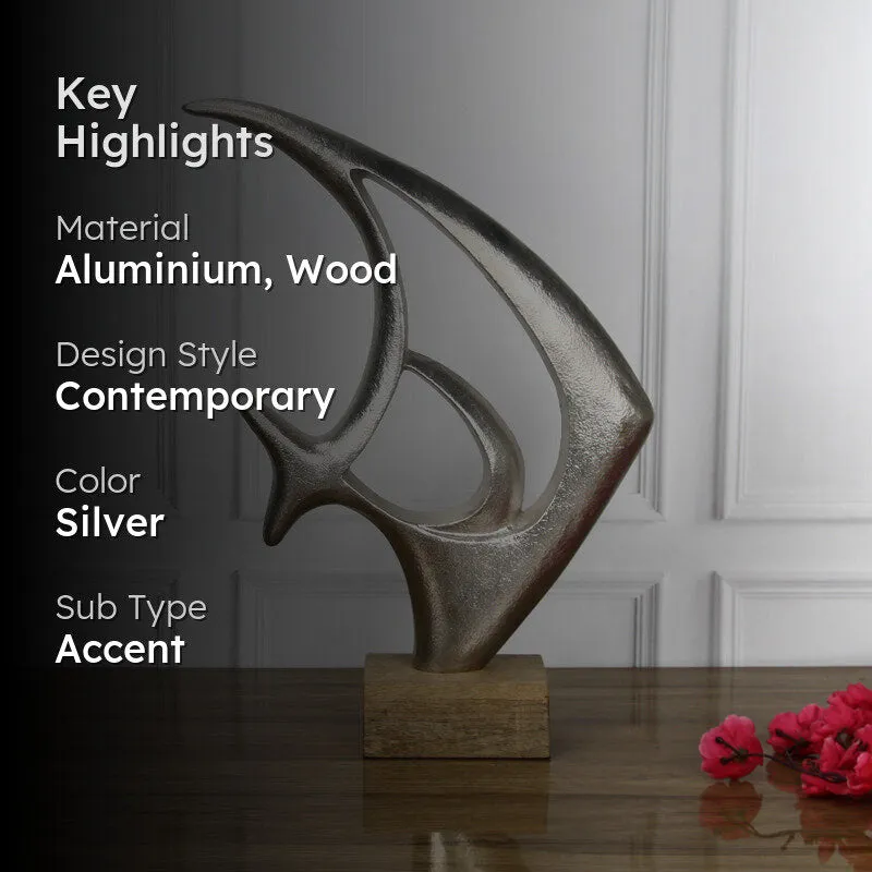 Fishy Finesse Showpiece media 2