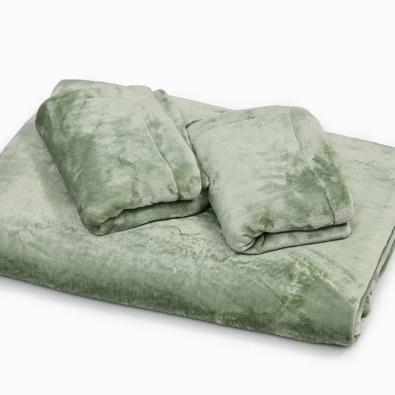 VelvetDream Woolen Bedsheet (Green) - 150 GSM media 9