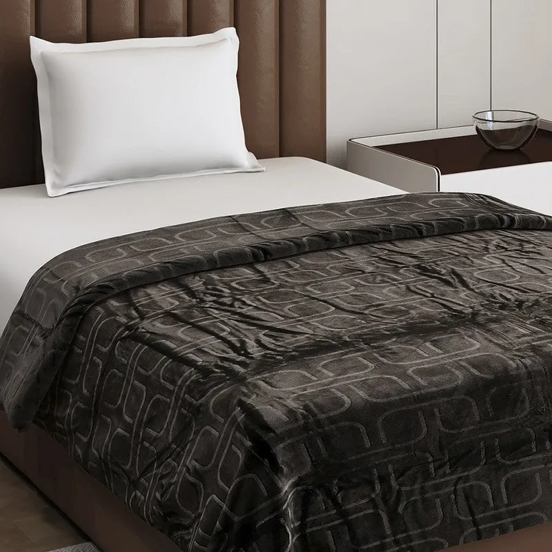 Monte Carlo Warmora Geometric Print Polyester Blanket (Brown) - 210 GSM media 5