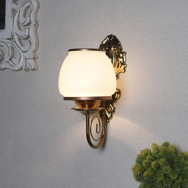 Pentra Iron Wall Lamp media 1