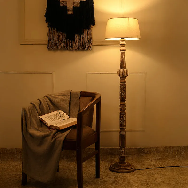 Arka Prism Crema Floor Lamp media 1