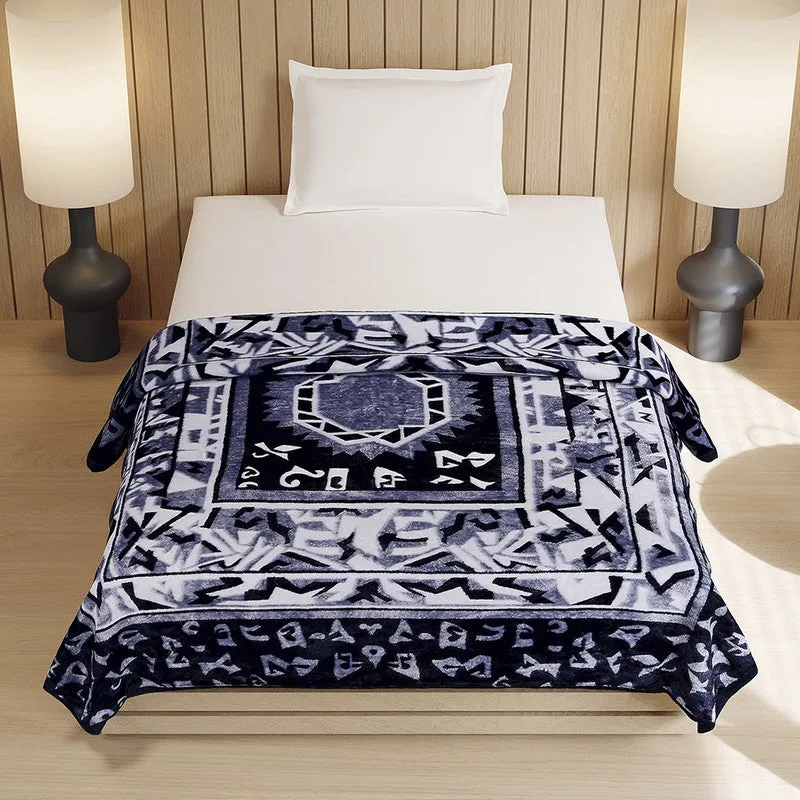 Monte Carlo Midnight Mosaic Blanket - 540 GSM media 4