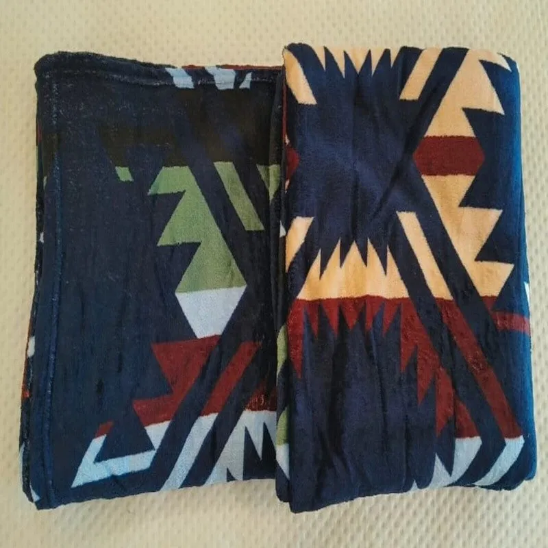 Aztrava Abstract Woolen Blanket (Blue) - 210 GSM media 5