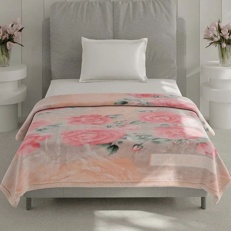 Monte Carlo Petal Dreamscape Blanket (Peach) - 895 GSM media 3