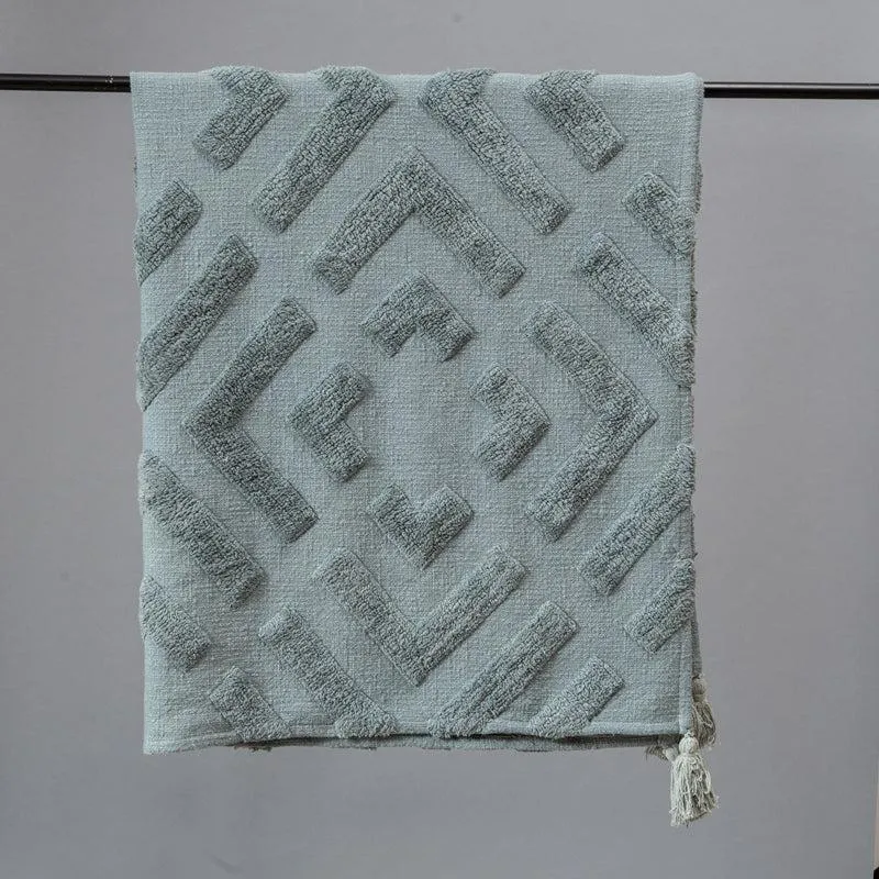 Skadi Table Tufted Tassled Throw - Rectangle media 3