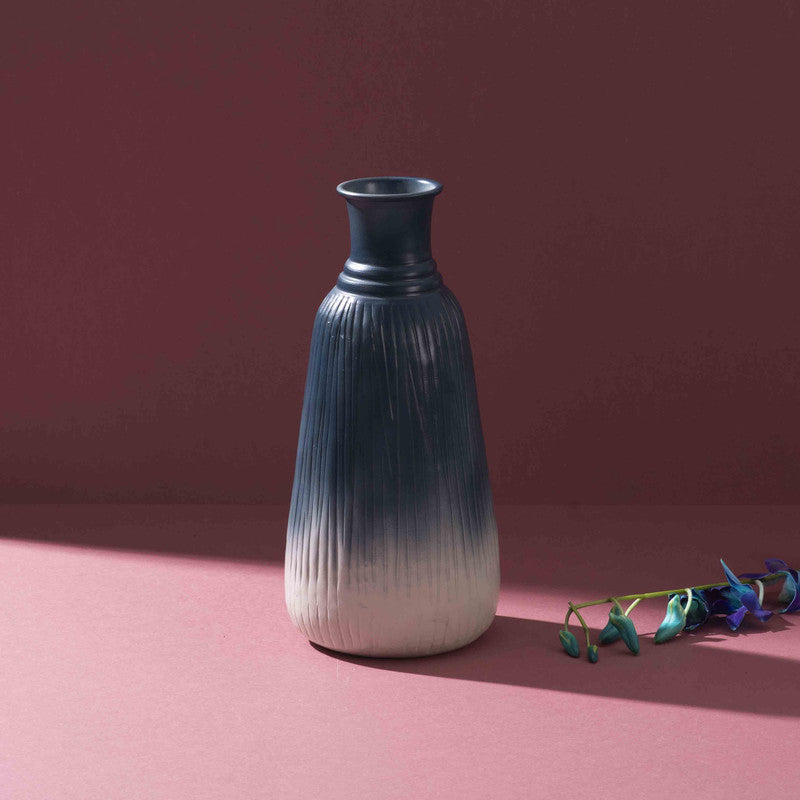 Breeze Metal Vase media 3