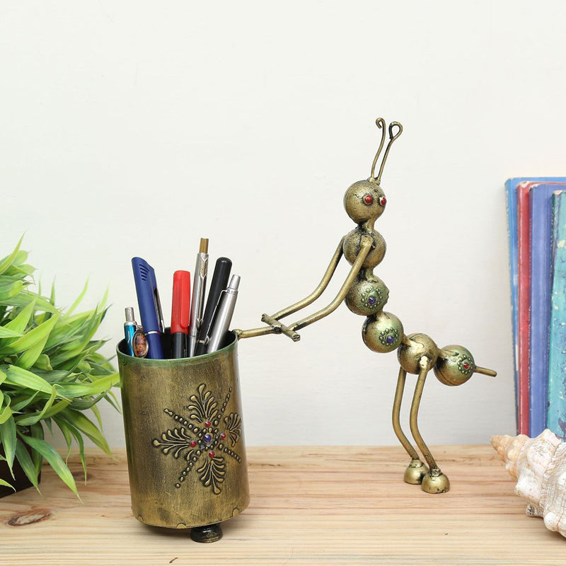 Antsy Charm Pen Stand