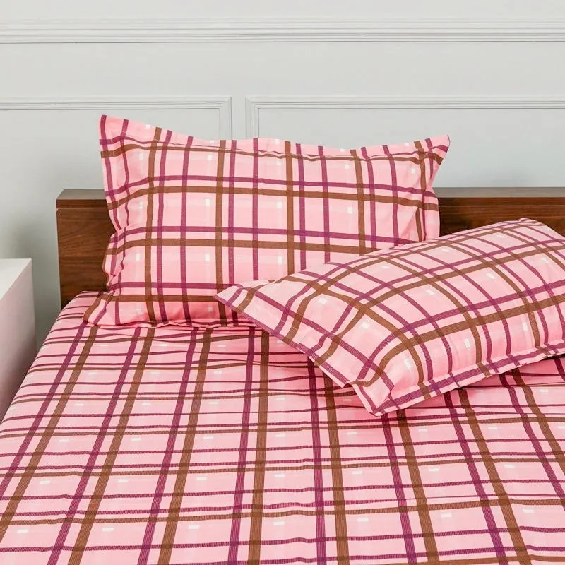 Sanja Checkered Cotton Bedsheet (Pink) - 144 TC media 4