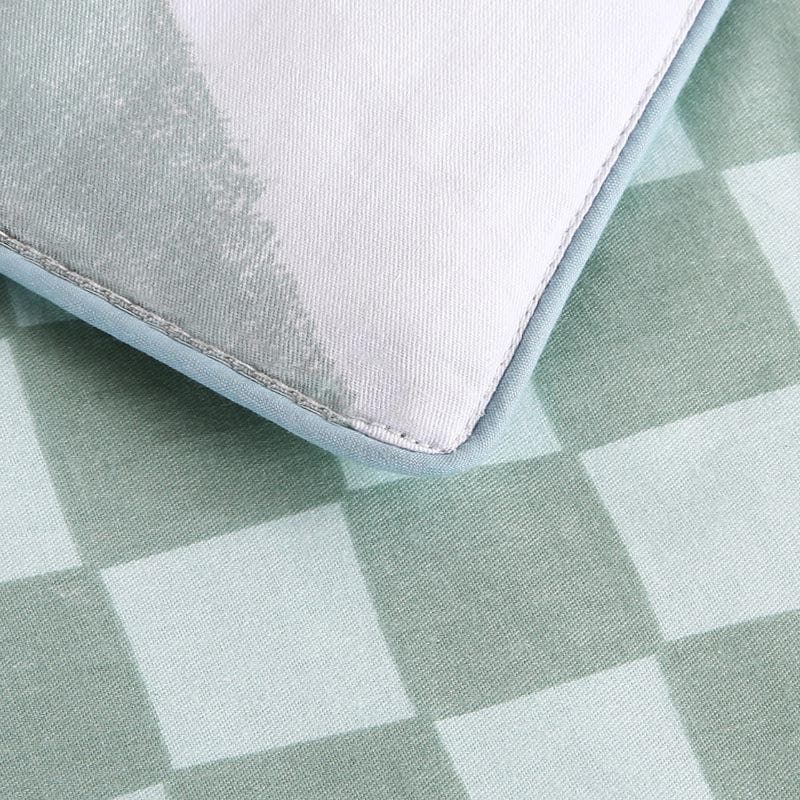 Faint Rhombi Cotton Comforter  - 120 GSM media 3