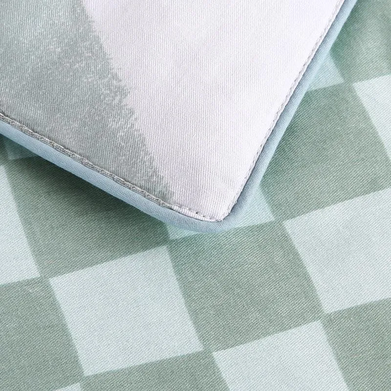 Faint Rhombi Cotton Comforter - 120 GSM media 3