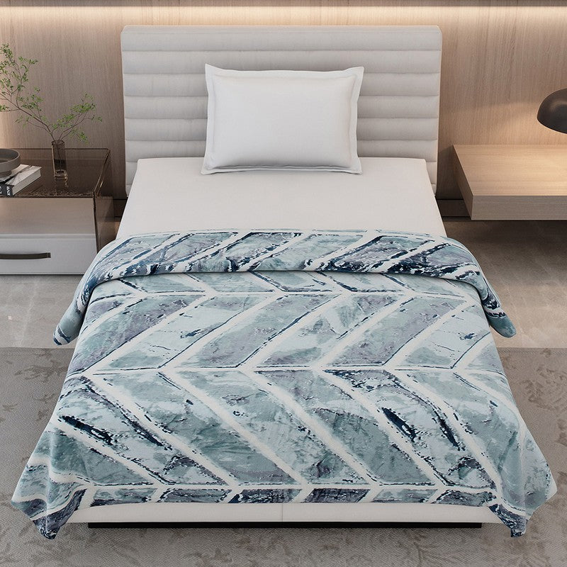 Monte Carlo Veluna Geometric Print Polyester Blanket (Sea Green) - 300 GSM media 3