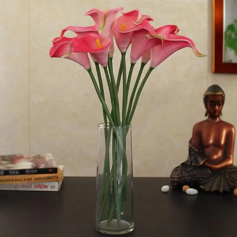 Modern Minimalistic Vase With 10 Pieces Calla Lily Bunch media 1