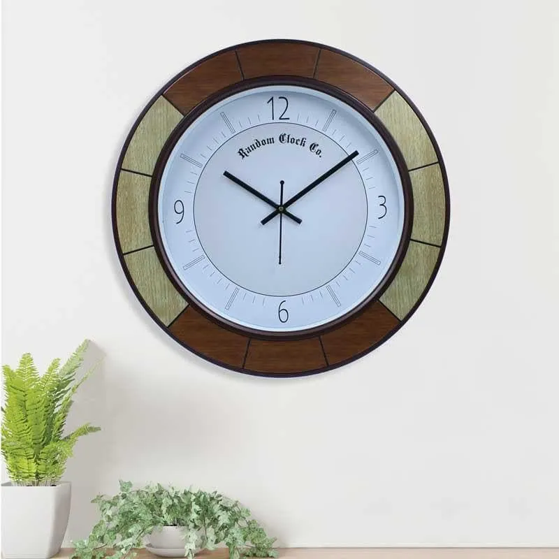 Passe Wall Clock media 1