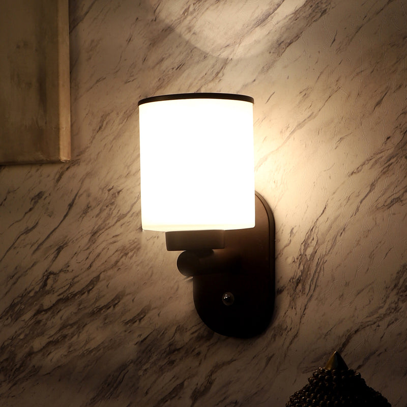 Cylla Iron Wall Lamp media 4