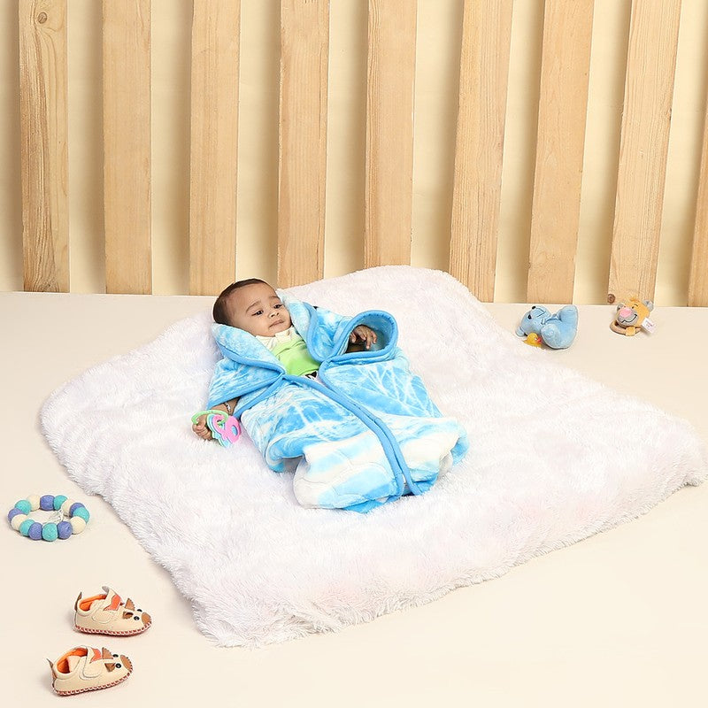 Monte Carlo Cloud Kisses Blanket - 553 GSM