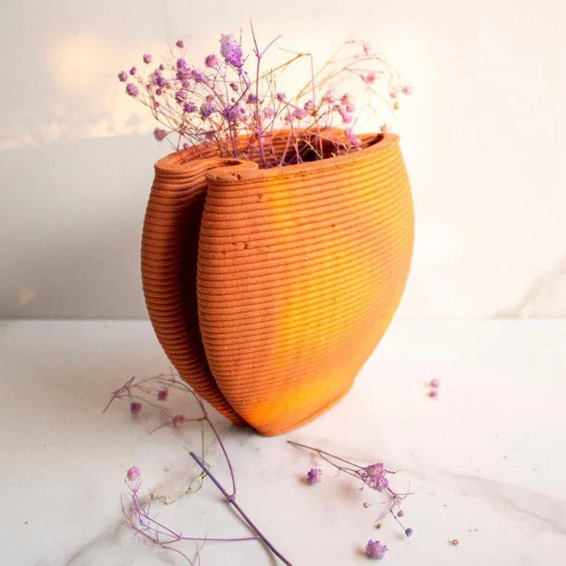 Double Oval Vase media 4