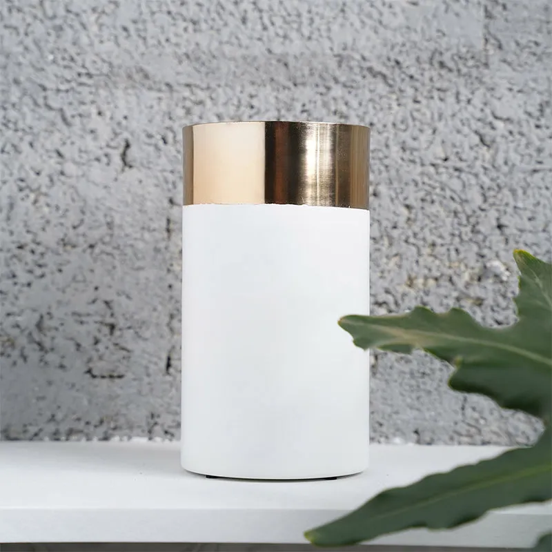 Miren Cylindrical Metal Vase media 1