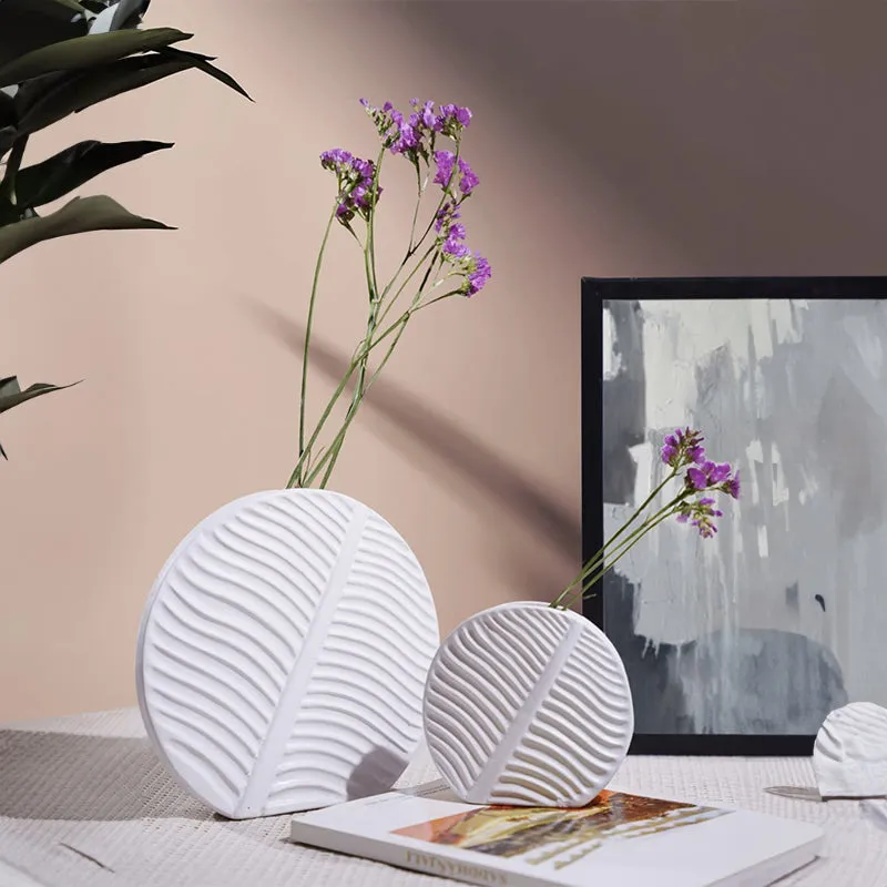 Leafia Seam Vase media 1
