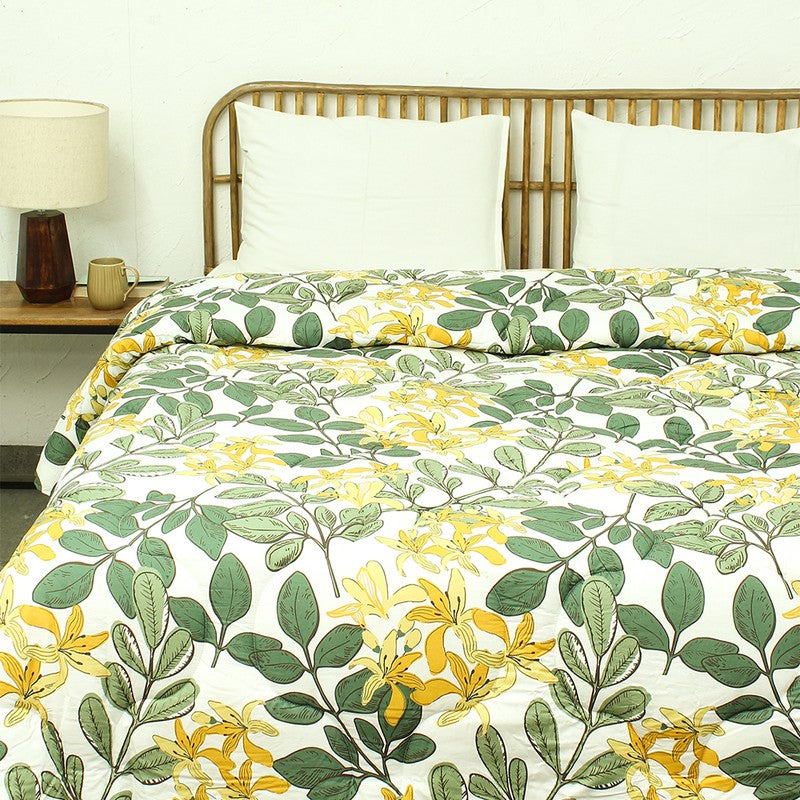 Golden Canopy Cotton Comforter - 350 GSM media 3
