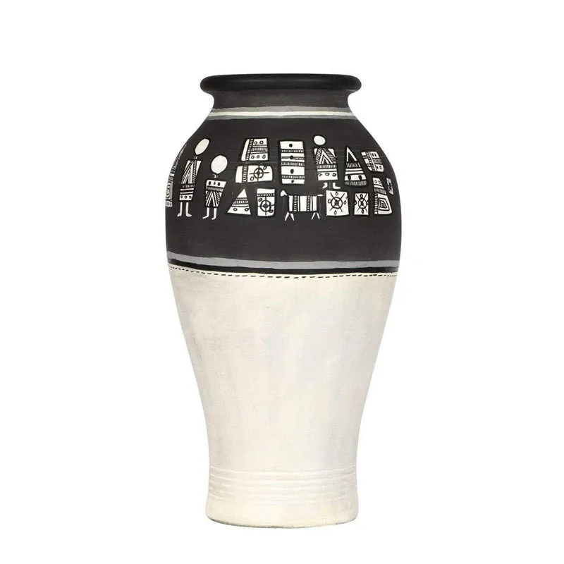 Leila Handcrafted Vase media 3