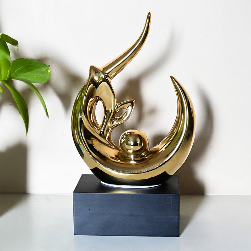 Foiled Curves Mertal Showpiece media 4