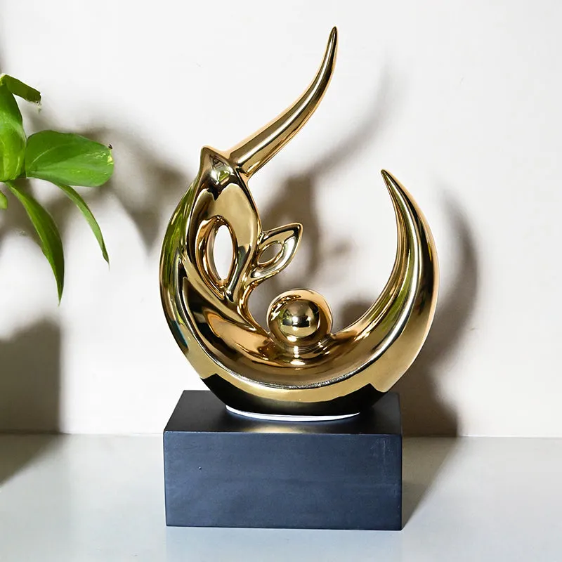 Foiled Curves Mertal Showpiece media 4