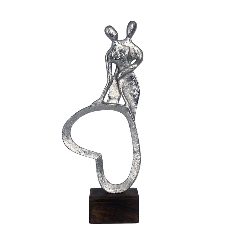 Eternal Bonds Showpiece media 4