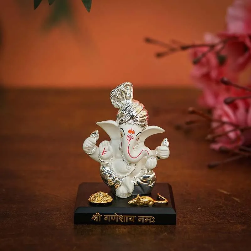 Vakratunda Idol- White/Silver media 3