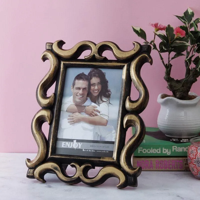 Elara Photo Frame media 1