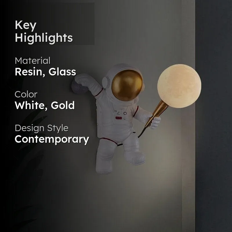 Astronaut Lumina LED Resin Wall Lamp media 2