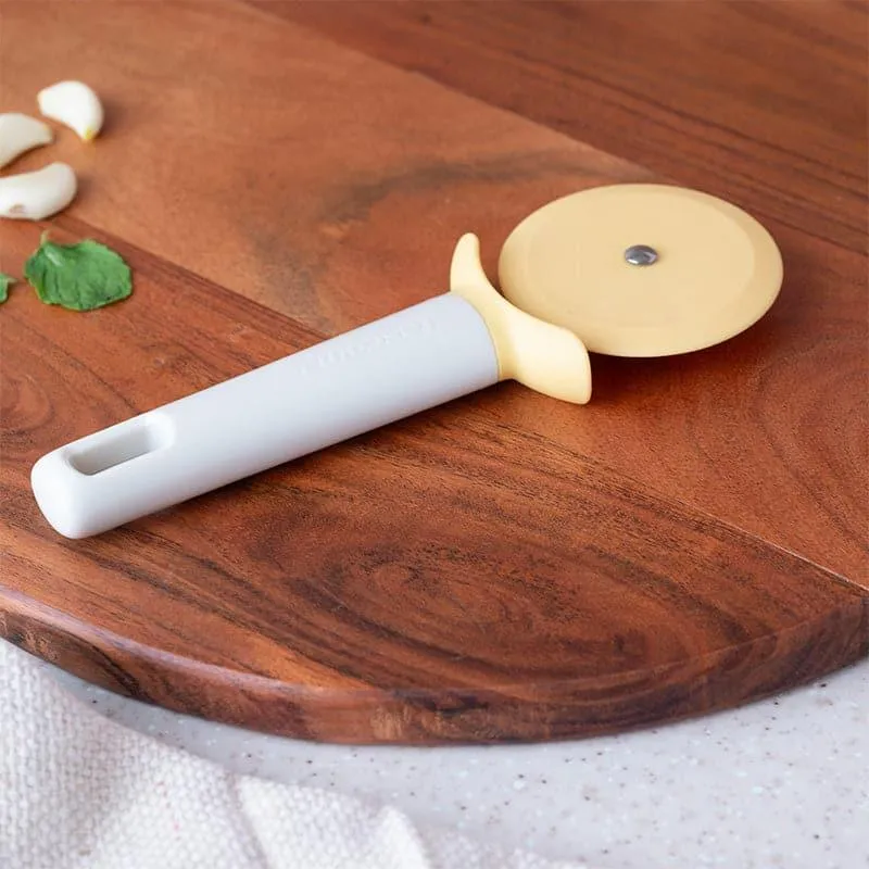 Liva Pizza Cutter media 5
