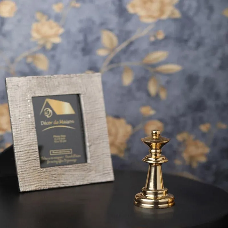 Chess Charm Queen Showpiece - Gold media 4