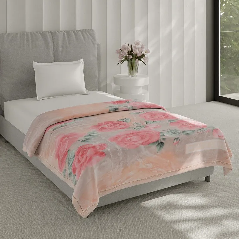Monte Carlo Petal Dreamscape Blanket (Peach) - 895 GSM media 1