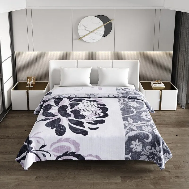 Monte Carlo Floral Harmony Blanket (Blue) - 900 GSM media 3